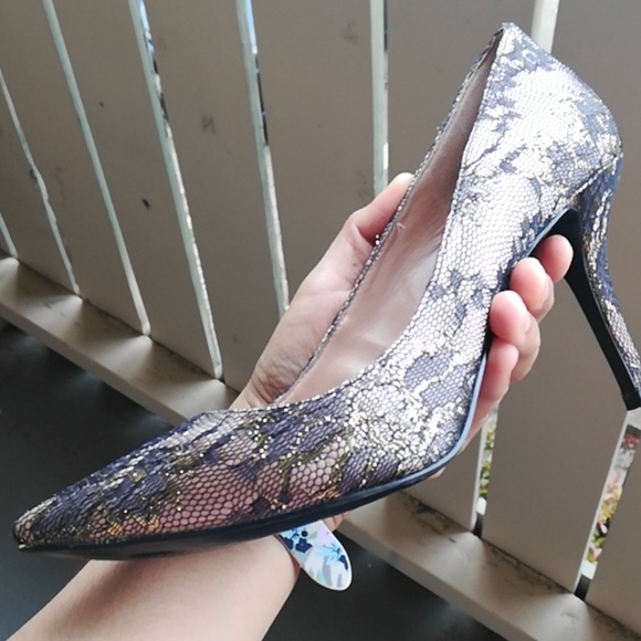 Enzo Angiolini lace gold and black heels - Picture 3 of 8